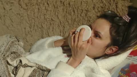 say meow and send tips  online show from February 1, 9:19 pm