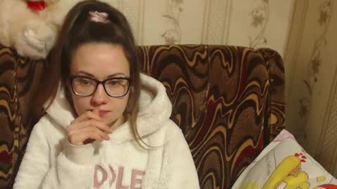 say meow and send tips  online show from February 27, 9:22 am