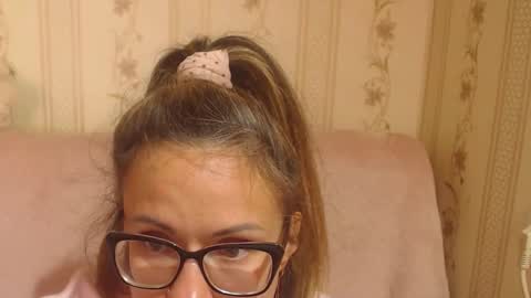 say meow and send tips  online show from September 25, 10:08 am