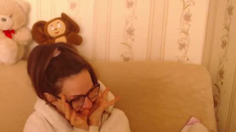 say meow and send tip  online show from March 5, 10:33 am