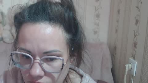 say meow and send tip  online show from April 22, 9:33 am