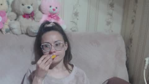 say meow and send tip  online show from April 23, 10:47 am