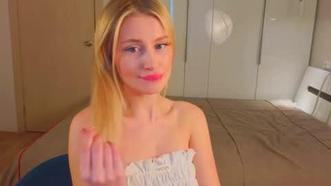 Im your dream online show from October 27, 6:39 am