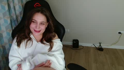 candymini online show from February 26, 5:39 pm