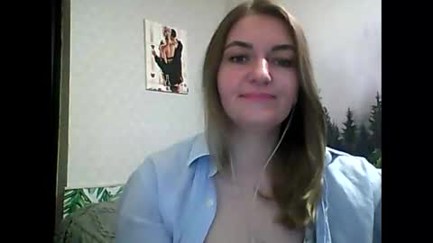 Snapshot of candyolime chatting on March 10, 12:40 am Daisy online show from March 10, 12:40 am