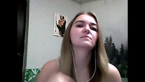 Snapshot of candyolime chatting on October 12, 8:08 pm Daisy online show from October 12, 8:08 pm