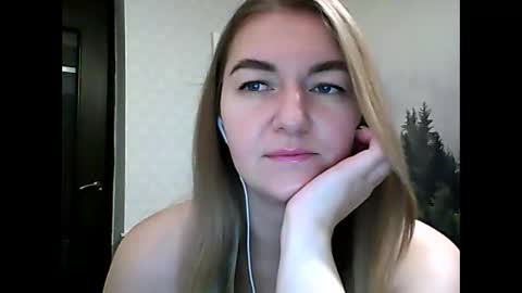 Snapshot of candyolime chatting on December 13, 10:48 pm Daisy online show from December 13, 10:48 pm