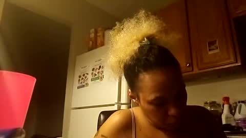 Snapshot of candyredxo2024 chatting on October 15, 12:55 am candyredxo2024 online show from October 15, 12:55 am