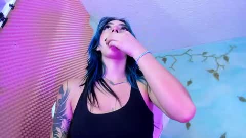candyrisex online show from June 20, 5:21 am