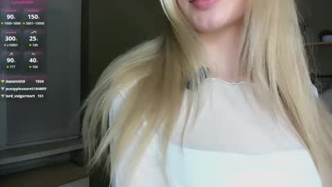 Snapshot of candyvice chatting on February 15, 2:14 pm Kate online show from February 15, 2:14 pm