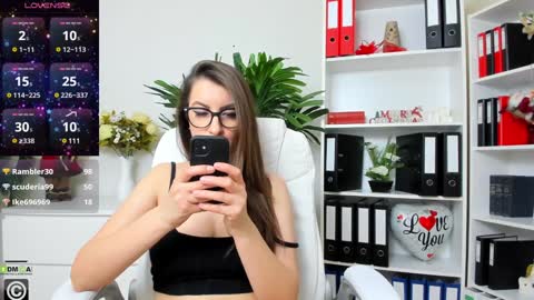 Snapshot of candywesst chatting on December 20, 10:05 am Candy My pleasure its in your hands online show from December 20, 10:05 am