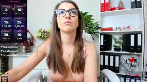 Snapshot of candywesst chatting on December 23, 10:53 am Candy My pleasure its in your hands online show from December 23, 10:53 am