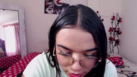 candyy_doll_ online show from April 22, 8:43 pm