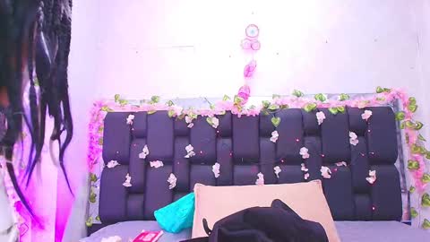 Aura  online show from September 17, 11:56 am