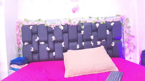 Aura  online show from September 18, 11:56 am