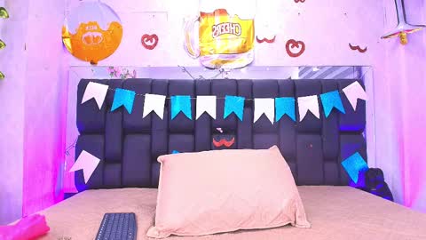 Aura  online show from September 25, 11:58 am