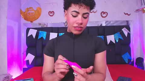 Aura  online show from September 26, 11:58 am