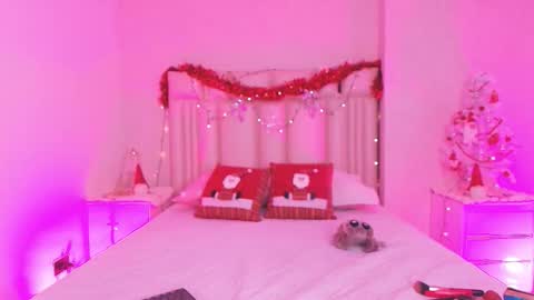 Aura  online show from November 25, 11:54 am