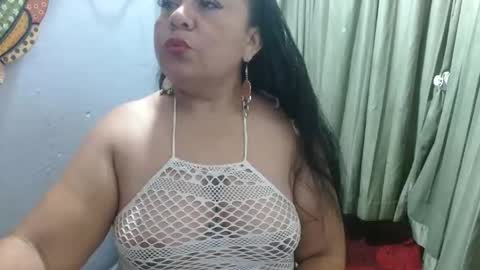 Snapshot of canelacollins chatting on January 16, 5:11 am CanelaCollins online show from January 16, 5:11 am