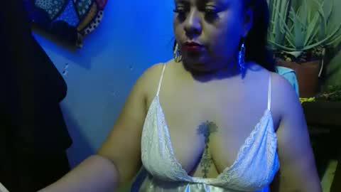 Snapshot of canelacollins chatting on February 23, 3:37 am CanelaCollins online show from February 23, 3:37 am