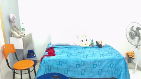 Snapshot of canella_hotx chatting on December 31, 2:47 pm Canela online show from December 31, 2:47 pm