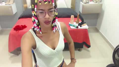 Snapshot of canella_hotx chatting on January 23, 5:42 pm Canela online show from January 23, 5:42 pm