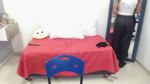 Snapshot of canella_hotx chatting on March 12, 7:59 pm Canela online show from March 12, 7:59 pm