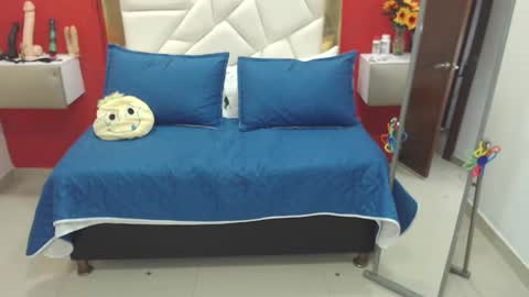 Snapshot of canella_hotx chatting on September 10, 3:34 pm Canela online show from September 10, 3:34 pm