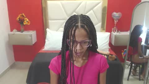 Snapshot of canella_hotx chatting on October 18, 5:03 pm Canela online show from October 18, 5:03 pm