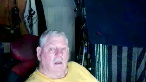 Snapshot of canoelicker69 chatting on October 17, 5:26 pm canoelicker69 online show from October 17, 5:26 pm