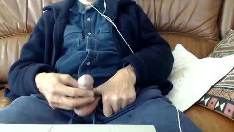 Snapshot of capoexe chatting on May 17, 12:56 pm capoexe online show from May 17, 12:56 pm