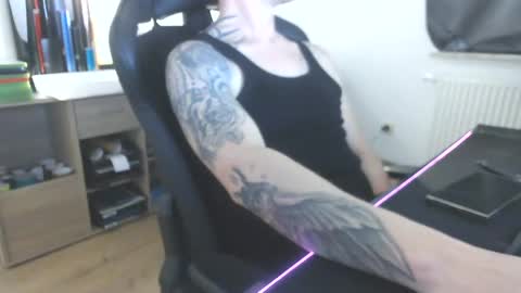 Chriz online show from December 2, 5:37 pm