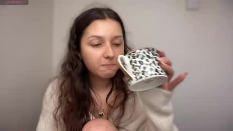 Emma online show from February 10, 2:26 pm