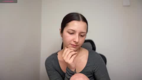 Emma online show from February 18, 3:32 pm