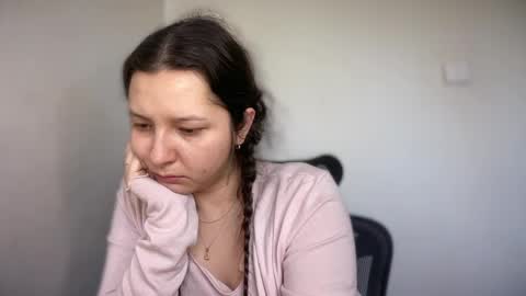 Emma online show from April 27, 7:28 am