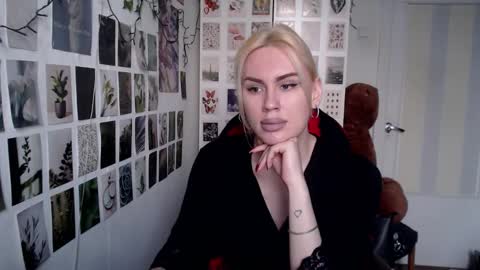 Snapshot of capricious00scorpio chatting on March 17, 2:53 pm Capricious Scorpio Afa online show from March 17, 2:53 pm