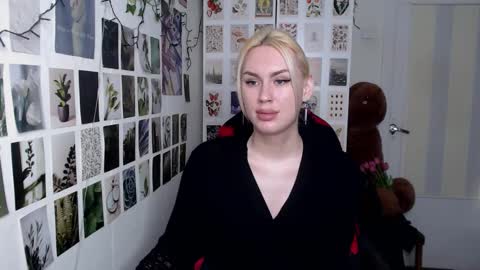 Snapshot of capricious00scorpio chatting on March 23, 3:16 pm Capricious Scorpio Afa online show from March 23, 3:16 pm