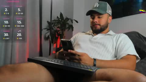 Snapshot of caprywilliams chatting on May 30, 8:44 am caprywilliams online show from May 30, 8:44 am