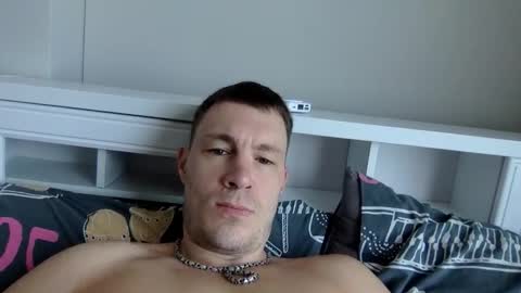 Snapshot of capt_oliver chatting on December 14, 6:08 am follow my twitter online show from December 14, 6:08 am