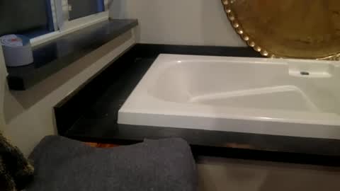 Snapshot of captiandrain chatting on February 19, 1:40 am Jay online show from February 19, 1:40 am