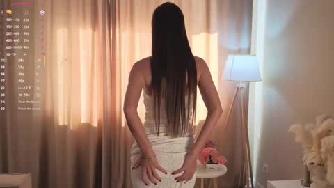 Snapshot of caramel_bella chatting on September 26, 8:07 am Bella online show from September 26, 8:07 am