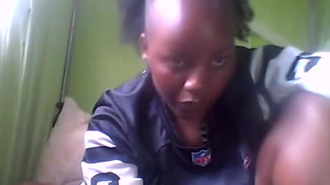 Snapshot of caramelbetty chatting on June 23, 10:24 am Betty online show from June 23, 10:24 am