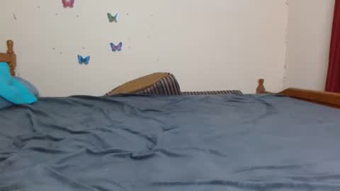 Snapshot of caramelebony_ chatting on May 2, 12:43 pm caramelebony_ online show from May 2, 12:43 pm