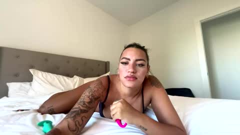 caramelmami26 online show from May 2, 8:25 pm