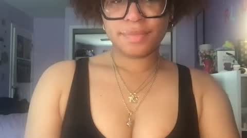 caramelmina online show from April 19, 3:33 pm