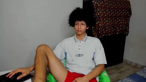 Snapshot of cardrey05 chatting on October 31, 9:10 am Carlos and Cristian online show from October 31, 9:10 am