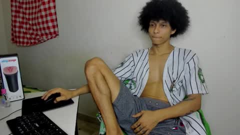 Snapshot of cardrey05 chatting on November 2, 10:28 am Carlos and Cristian online show from November 2, 10:28 am