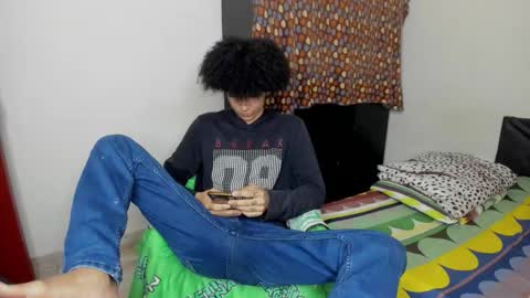 Snapshot of cardrey05 chatting on November 5, 8:25 am Carlos and Cristian online show from November 5, 8:25 am