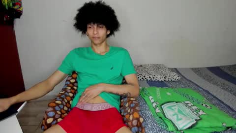 Snapshot of cardrey05 chatting on November 13, 6:29 pm Carlos and Cristian online show from November 13, 6:29 pm