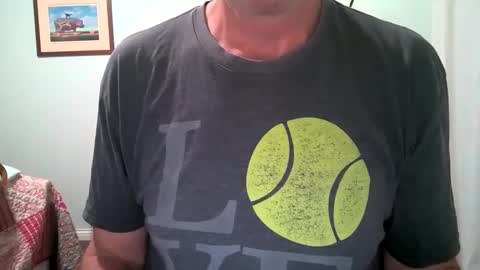 Snapshot of caressluving chatting on October 6, 4:32 am Caressluving online show from October 6, 4:32 am